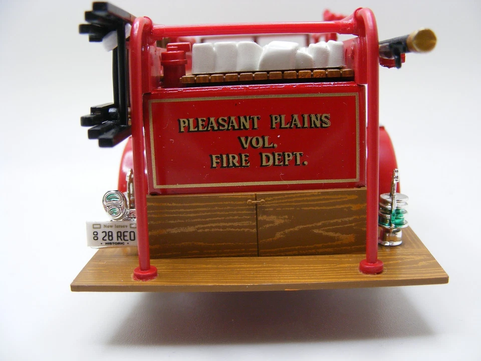 1928 Reo Fire Truck 1/32 New In Open Box - Image 3 of 4