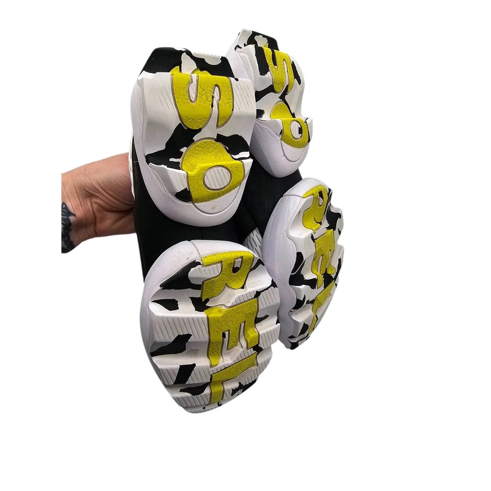sorel kinetic impact strap shoes