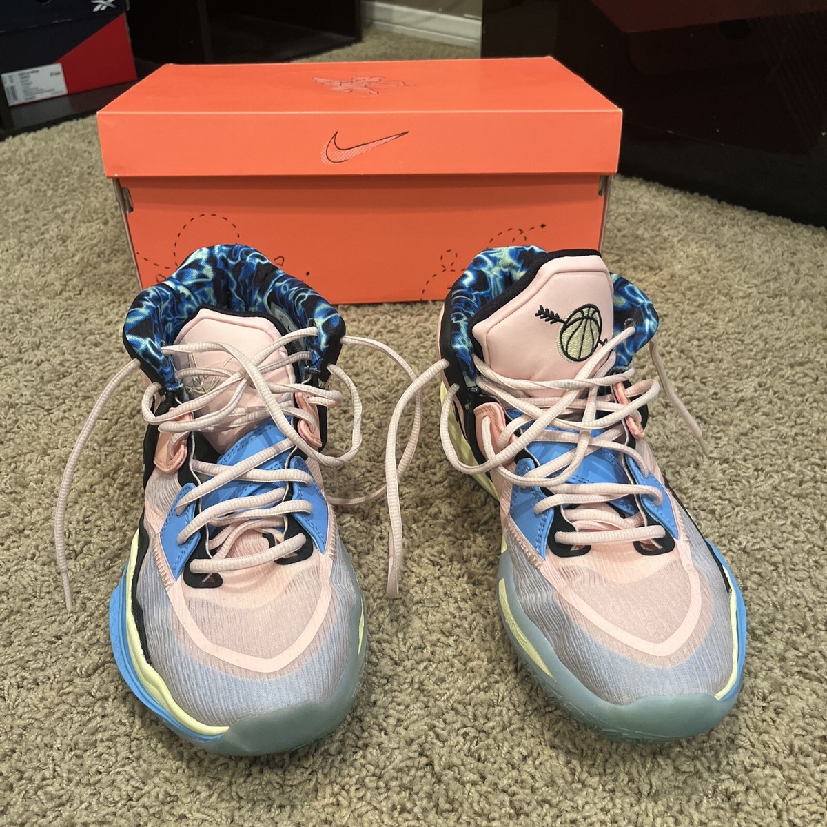 Size 9 - Nike Kyrie Infinity Mid Valentine