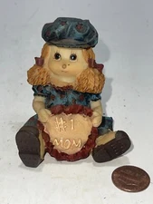 Vintage #1 Mom Heart Little Girl Figurine ArtMark 2-5/8" Inches Tall
