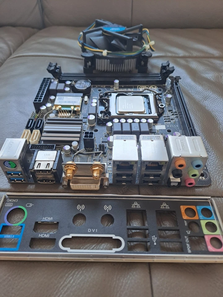 Intel I7 3770 + Gigabyte GH-77N-WIFI Mini ITX Motherboard Socket LGA1155 - Bild 2 von 4