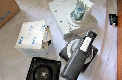EATON MOELLER NZM3-XTVDVR-NA - NEW     (lot8)