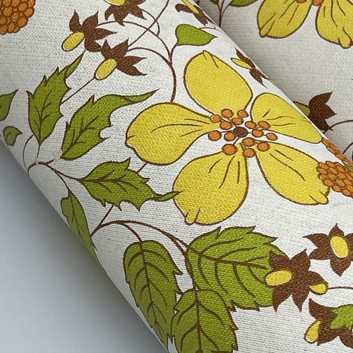 1970’s Floral Wallpaper 24” X 70+ Ft Heavy Yellow Flowers Orange Raspberries - Picture 1 of 8