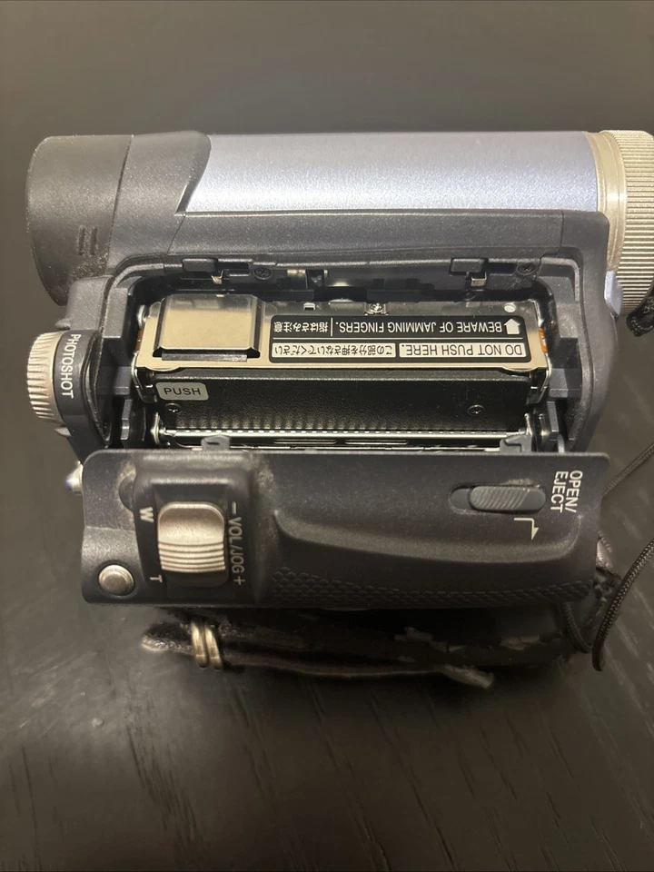 Panasonic PV-GS19 MiniDV Camcorder NO CHARGER NO BATTERY UNTESTED 20x Zoom Blue - Image 4 of 4