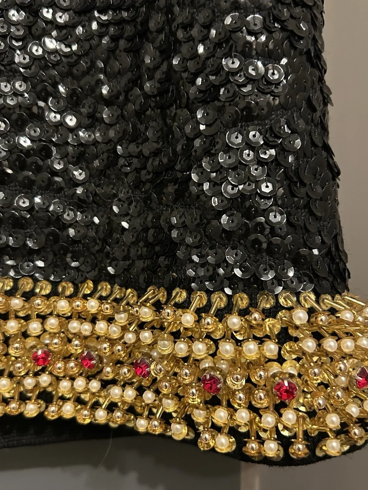 Top vintage nero con paillettes anni 60 abbigliamento da festa firmato Lovely Hong Kong. Taglia 12 - Immagine 4 di 4