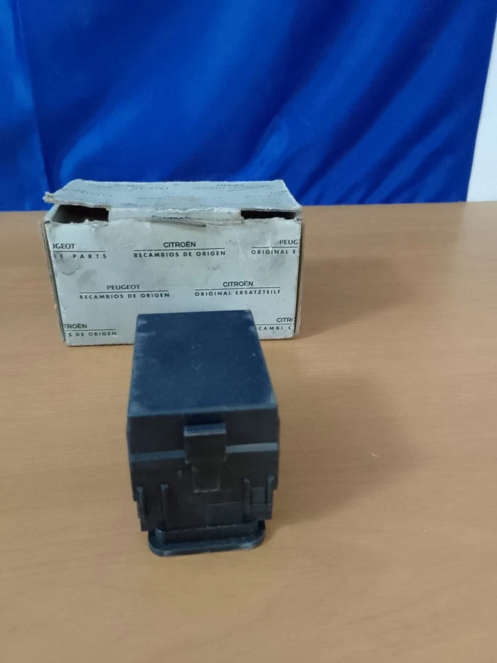 caja fusibles peugeot original propicia para 106 Foto 2 de 3