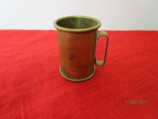 Miniaturowy mosiężny dzbanek - mosiężny kubek -dobry do pokoju dla lalek - wysokość 5,5 cm /S46