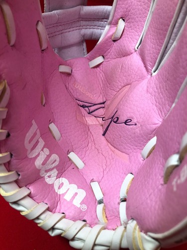 Wilson PINK Girls Glove HOPE CANCER AWARENESS 10 Inch T-Ball Mitt Baseball A2446 - Picture 3 of 9