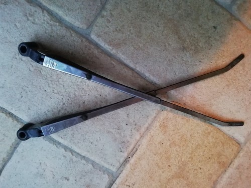 Coppia bracci spazzole tergicristallo Lada niva 1600 benzina - Foto 2 di 3