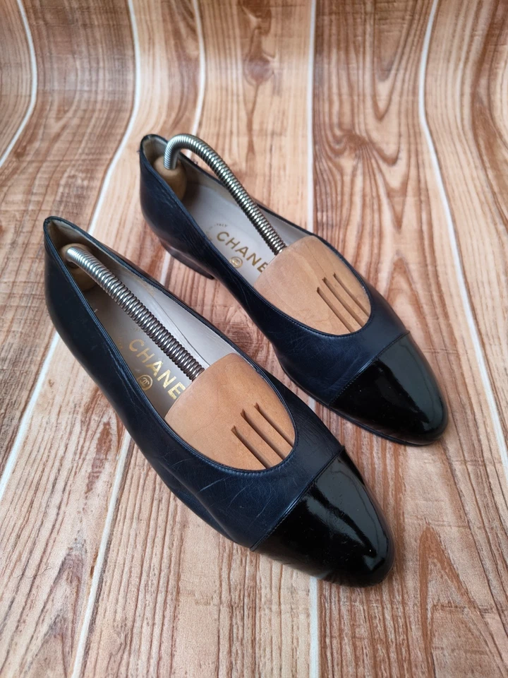 Chanel Vintage Ballerina Blue & Black Patent Leather Cap toe Flats EU 38.5 US 8 - Image 4 of 4
