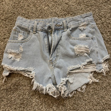 Women s Light Wash Distressed Denim Cut-Off Shorts Size 28 5-Pocket Fringe