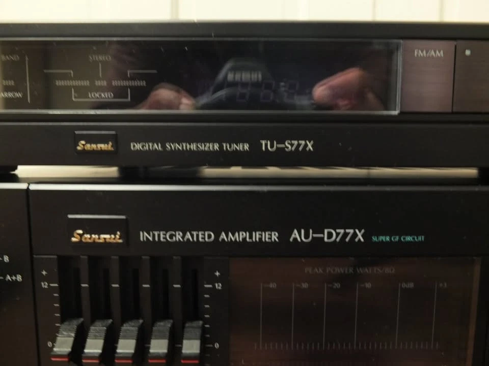 Vintage Sansui Integrated Amplifier AU-D77X and Digital Synthesizer Tuner TU-S77 — 第 3/4 张图片