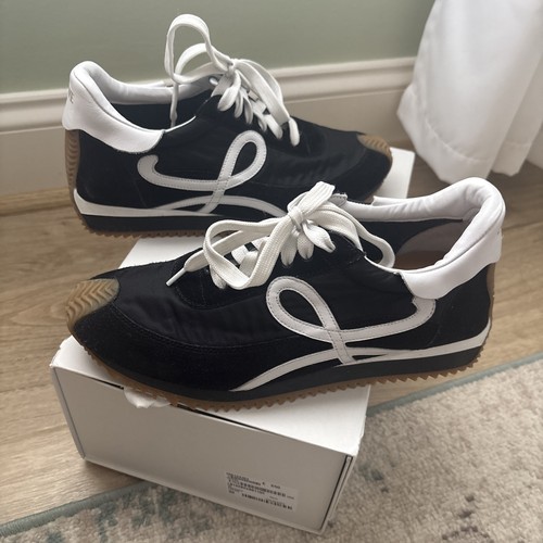 Authentic Loewe Flow Runner 39 (9 US) new with box!