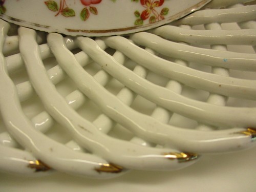 TAZÓN DE PORCELANA DE COLECCIÓN CON CUERDA BLANCA RECORTADA GLD HP MOTIVO FLORAL-BASSANO-ITALIA - Imagen 6 de 12