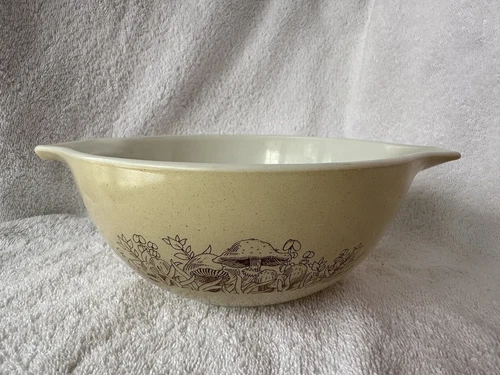 Vintage Pyrex Forest Fancies Mushroom Bowl EUC #442