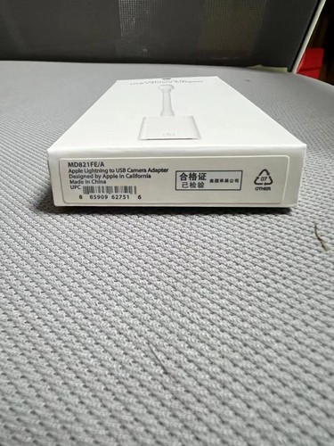 Apple MD821FE/A Lightning to USB Camera Adapter for iPhone iPad Brand New in Box - Zdjęcie 2 z 4