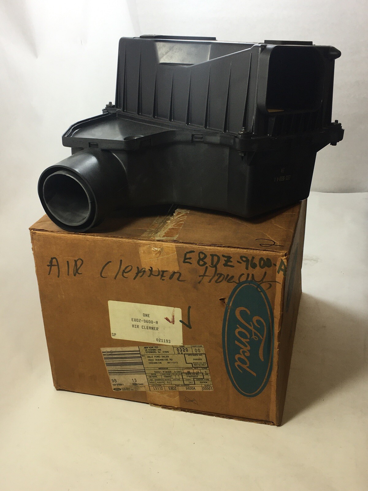 OEM Ford Taurus Air Intake Cleaner Housing 19881991 E8DZ9600A for sale