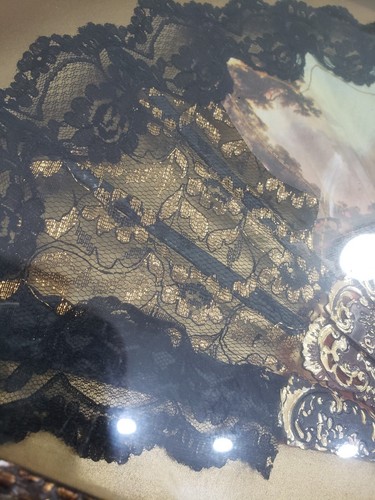 RARE GOLD LACE Antique Victorian fan wood frame glass cherub garden angel scene - Picture 4 of 12