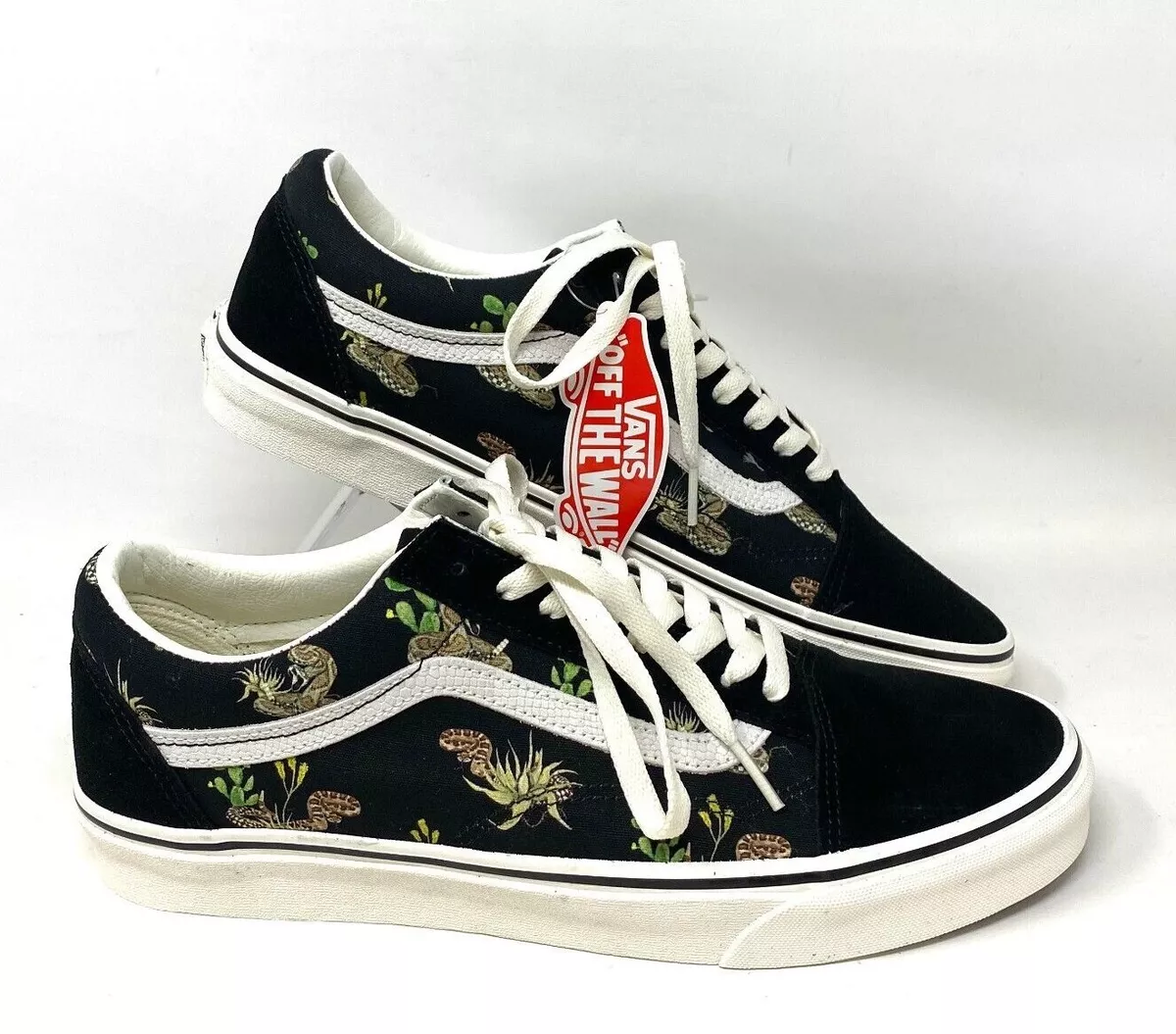 Vans on Old Skool Black Casuals Sneakers For Men