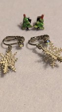 Vintage Avon Christmas Tree And Snowflake Dangle Earrings