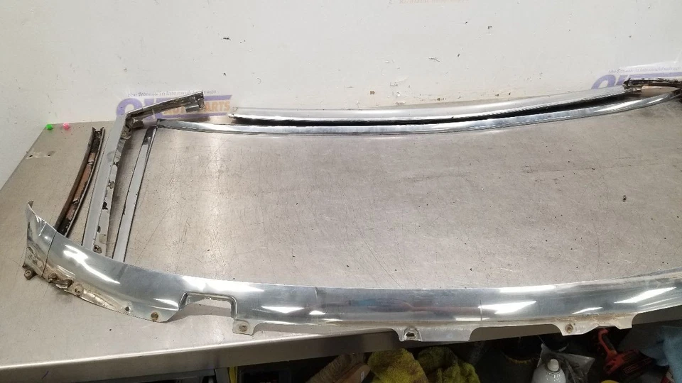 1968 CADILLAC DEVILLE 2 ДВЕРИ ТРАНСФОРМИРУЕМЫЙ ВНЕШНИЙ ЛОБОВОЕ СТЕКЛО ХРОМИРОВАННАЯ ОТДЕЛКА МОЛДИНГ - Изображение 4 из 4