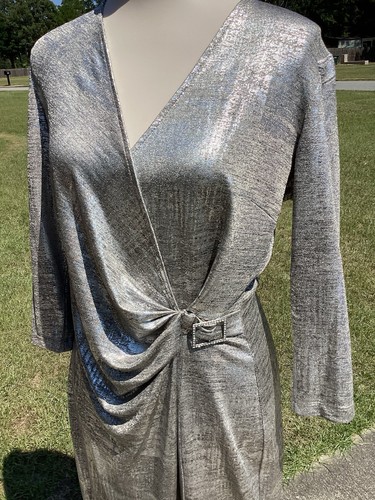 Beautiful Anne Klein Women’s Silver Metallic 3/4 Sleeve Faux Wrap Dress Size 10 - Picture 4 of 6