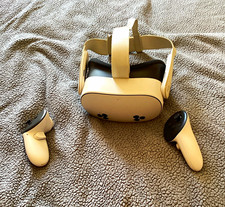 META QUEST 3S WITH CONTROLLERS AND STOCK STRAP, CLEANED WITH MICROFIBRE CLOTH