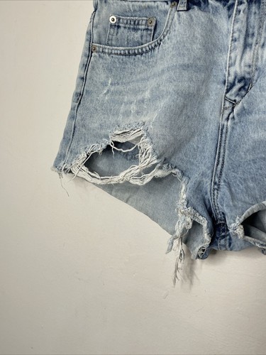 by the way Revolve donna jeans denim blu chiaro Mid Hi Rise pantaloncini effetto invecchiato 28 - Foto 4 di 9