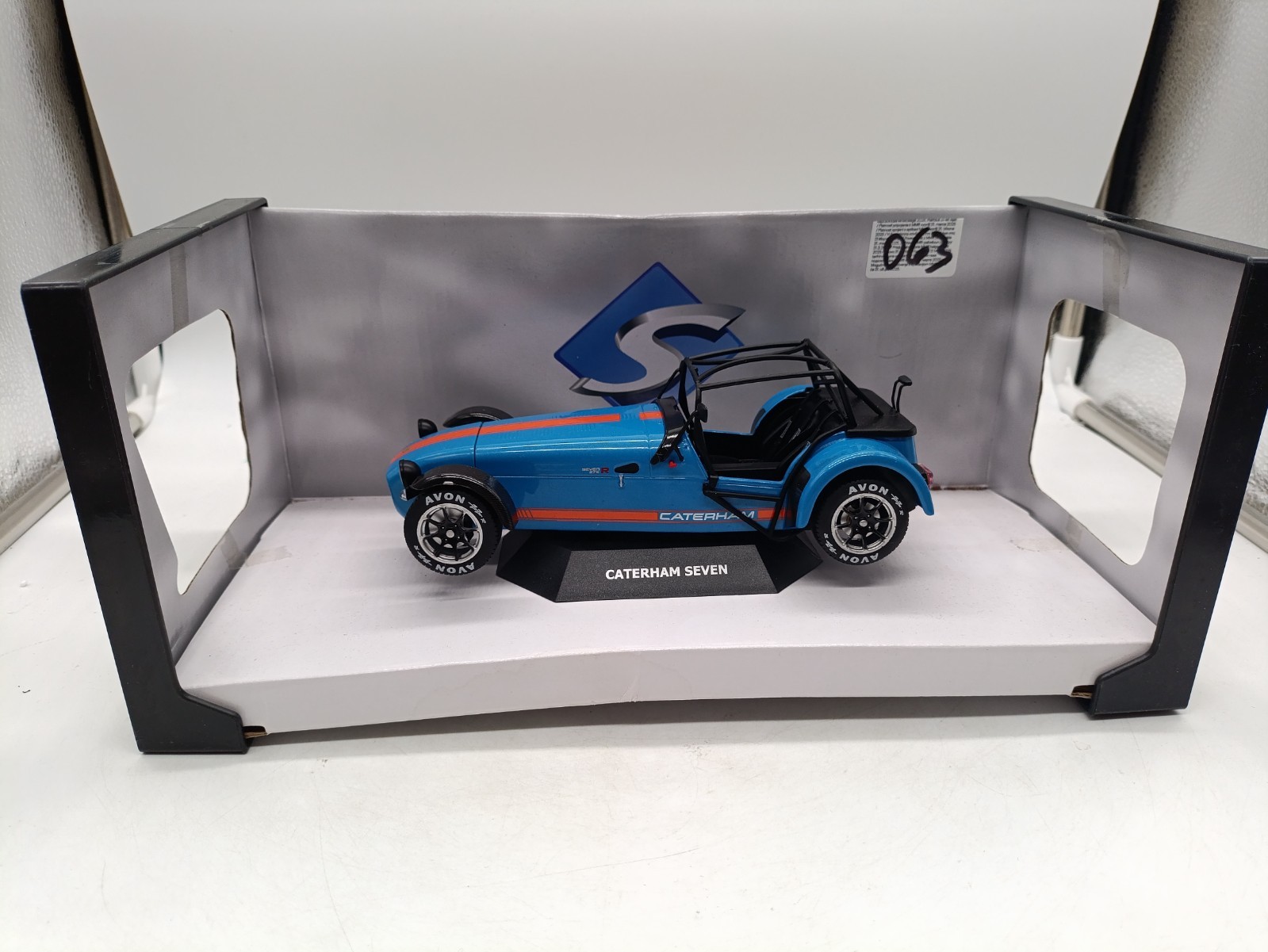 Lotus Caterham Super Seven R 275 blue 2014 1/18 Solido (3)