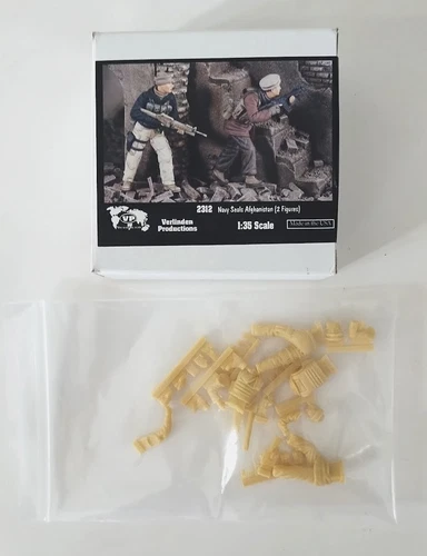 Verlinden #2312 US Navy SEAL Team Advancing in Afghanistan (2 Figures) 1:35