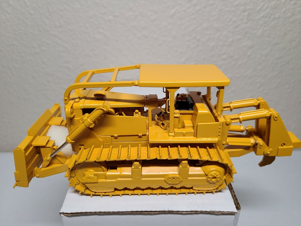 Caterpillar Cat D9G with Push Blade and Rounded ROPS - EMD 1