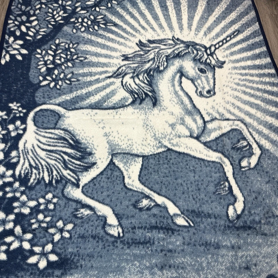 VTG Cannon Ibena UNICORN Flower Blanket Blue White Acrylic Reversible 73” x 53” - Image 3 of 4