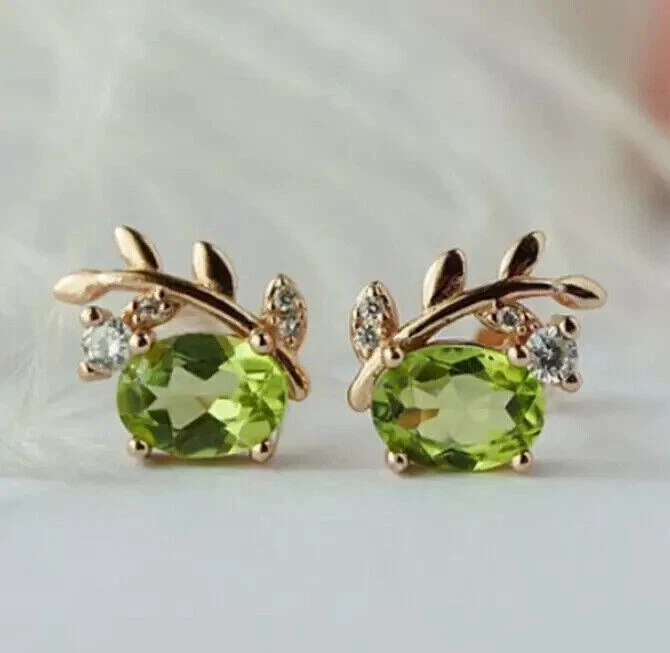 Pendiente de peridoto creado en laboratorio de 2 quilates corte ovalado para mujer enchapado en oro rosa de 14 quilates Foto 4 de 4