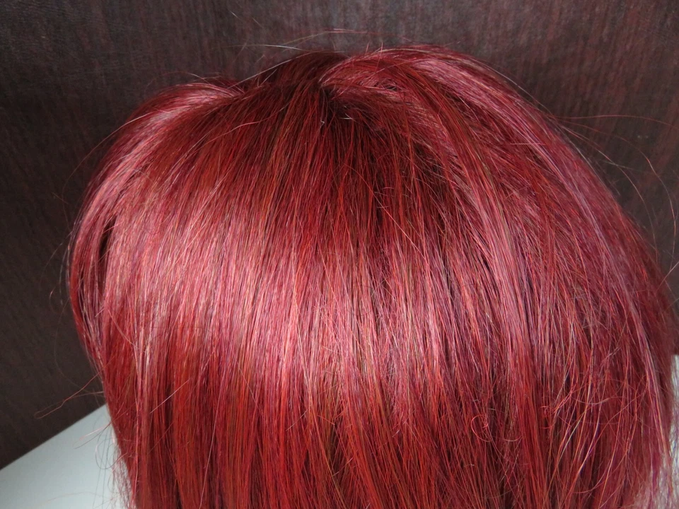 Long MOTOWN TRESS HD INVISIBLE LACE WIG Iron Safe up to 400 degrees Auburn Red - Image 4 of 4