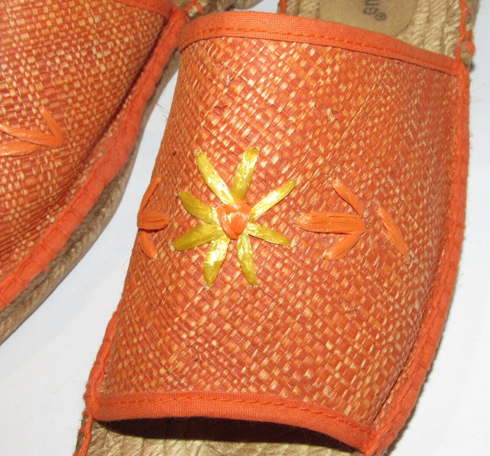 SANDÁLIAS VINTAGE ANDRE ASSSOUS COM SALTO! FLORES! LONA! FEITO NA FRANÇA 39/EUA 8 - Imagem 3 de 4