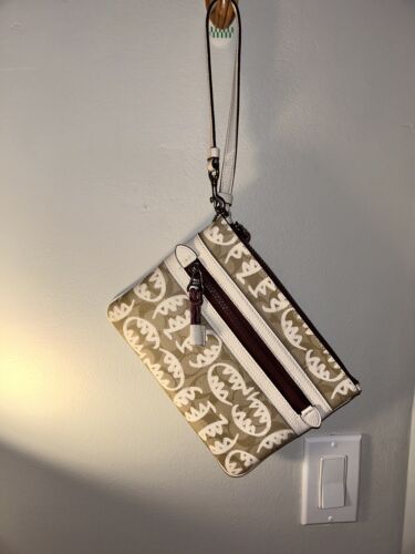 NEW Coach Vale Gallery Pouch In Signature Canvas With Rexy By Guang Yu 2656 - Picture 17 of 17