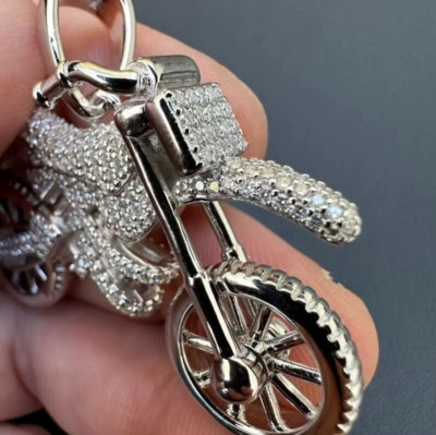 2Ct Round Cut Tester Pass Moissanite Motorcycle Bike Pendant 925 Sterling Silver