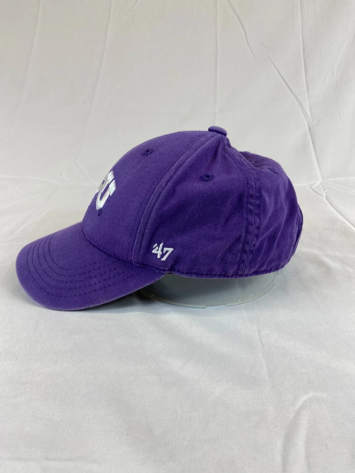 Детская бейсбольная кепка TCU Frogs с ремешком сзади фиолетовая 47 университетская лицензированная Техас - Изображение 3 из 4