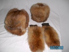 2 Fellmützen u. 1 Paar Fellhandschuhe