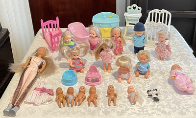 Simba Doll Lot ~ 17 Dolls (Infants-Adult), Clothes, Accessories & Baby Furniture