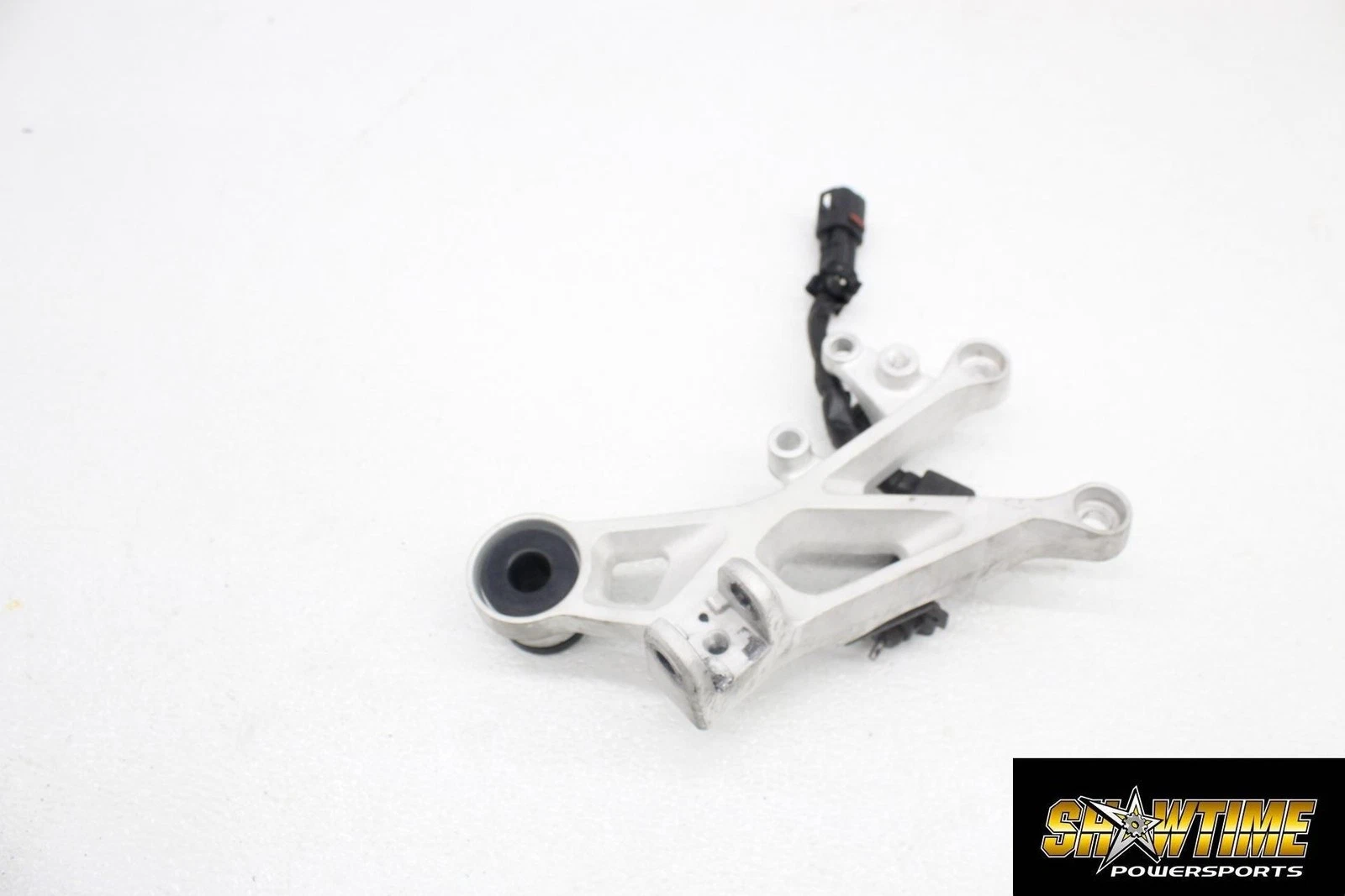 17-20 TRIUMPH STREET TRIPLE R RIGHT REARSET REAR SET DRIVER FOOT PEG BRACKET