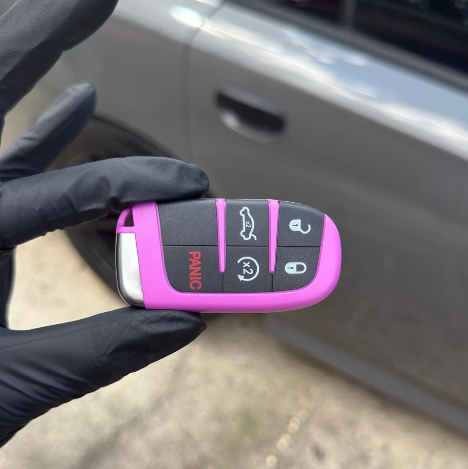 CARGADOR ROSA DODGE DAYTONA CHALLENGER LLAVERO CON LOGO (¡SOLO CARCASA!!!) Foto 2 de 2