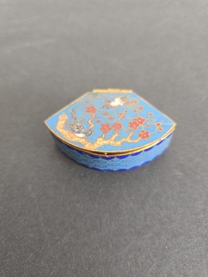 Vtg Chinese Cloisonne Hinged Trinket Pill Box Blue Bird Floral Brass Enamel 2.25