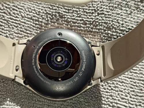 Smartwatch Samsung Galaxy Watch5 Pro LTE 45mm + 3 cinturini extra - Foto 9 di 11