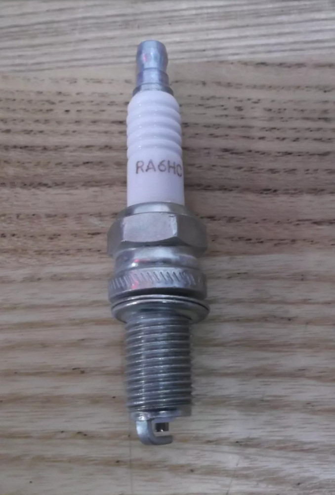91-00 Ducati Supersport 750 900 Champion Spark Plug RA6HC OEM 67090081A