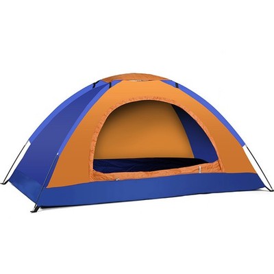 Kompaktes Campingzelt mit wasserdichtem Stoff bleibt bei Regen trocken