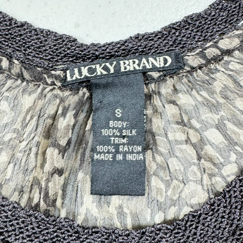 Blusa de seda transparente marca sorte estampa animal com punhos detalhados tamanho P - Imagem 4 de 4