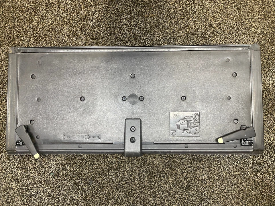 2002-2007 Chevrolet Avalanche Escalade XLT OEM Tonneau Cover Panel #2 Gray - Image 2 of 4