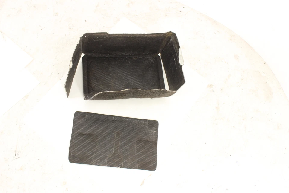 2006 Yamaha Yzf R1 Rear Back Tail isolation Battery Tray Seat  Foto 2 de 4