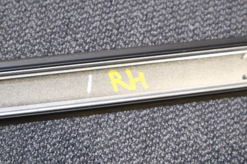 09-15 Jaguar X250 XF Right Side Exterior Roof Strip Trim Molding OEM - Picture 5 of 8
